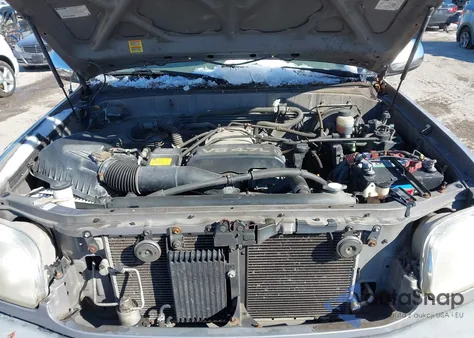 2000 Toyota Tundra Sr5 V8 z USA, uszkodzony, nr VIN 5TBBT4417YS082028